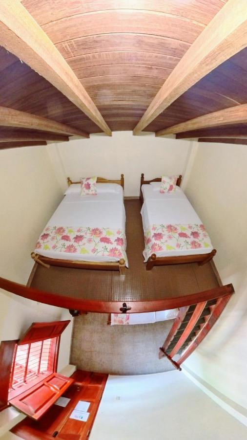 La Casa De Las Flores Hostal Jardín Esterno foto