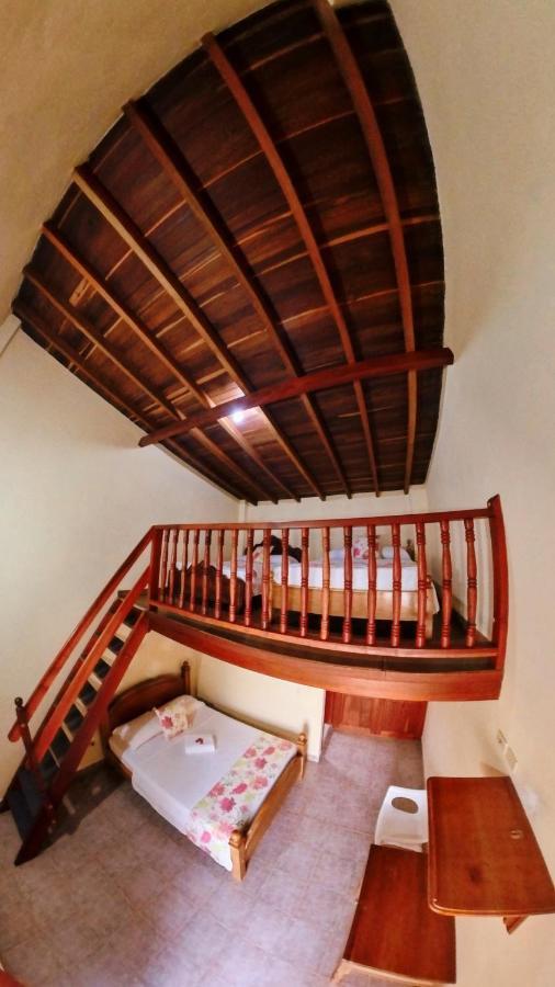 La Casa De Las Flores Hostal Jardín Esterno foto