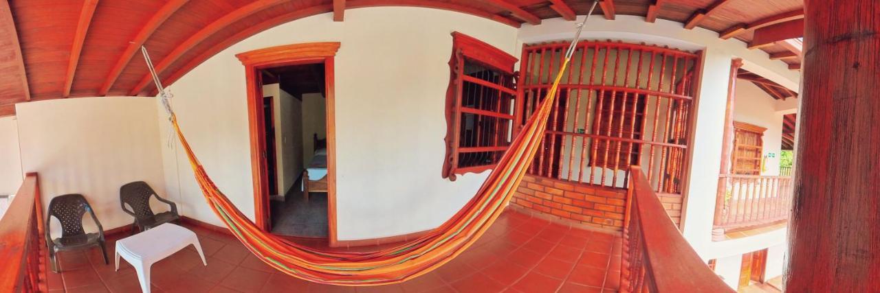 La Casa De Las Flores Hostal Jardín Esterno foto
