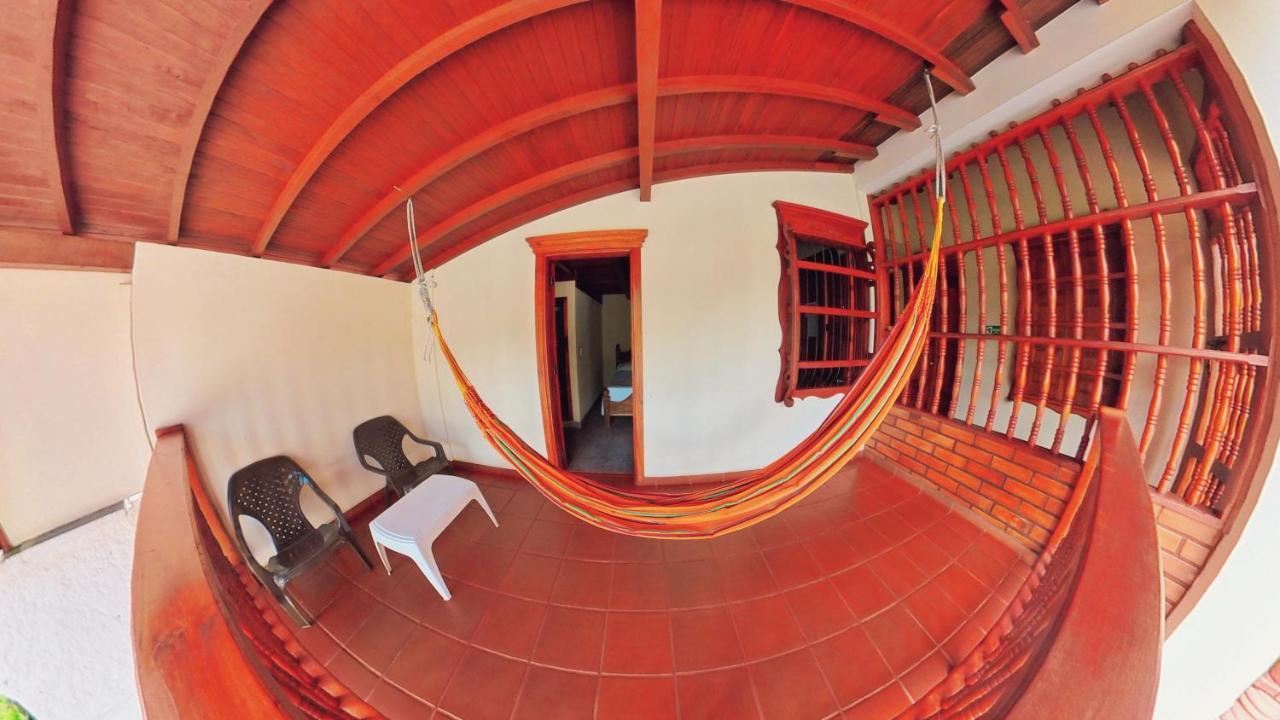La Casa De Las Flores Hostal Jardín Esterno foto