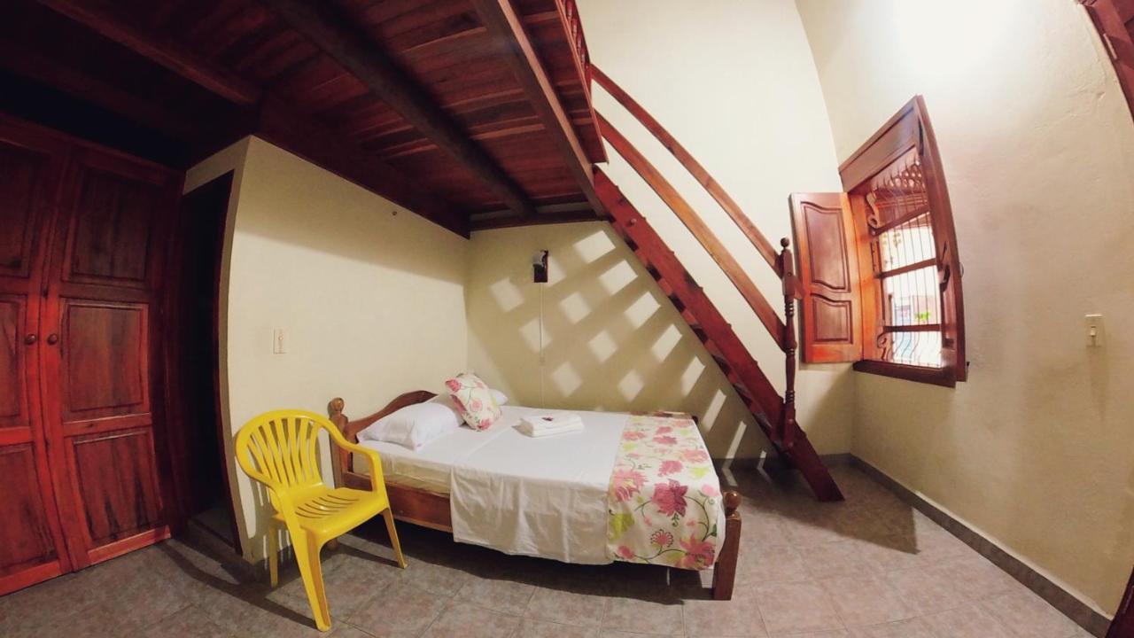 La Casa De Las Flores Hostal Jardín Esterno foto