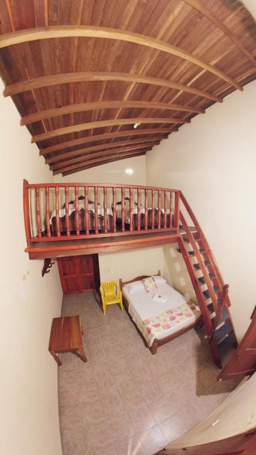 La Casa De Las Flores Hostal Jardín Esterno foto